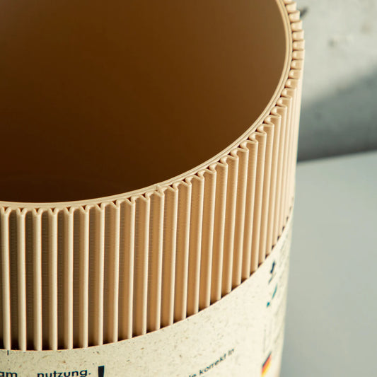 Dennis Maas Topf aus 3D Druck Senfgelb