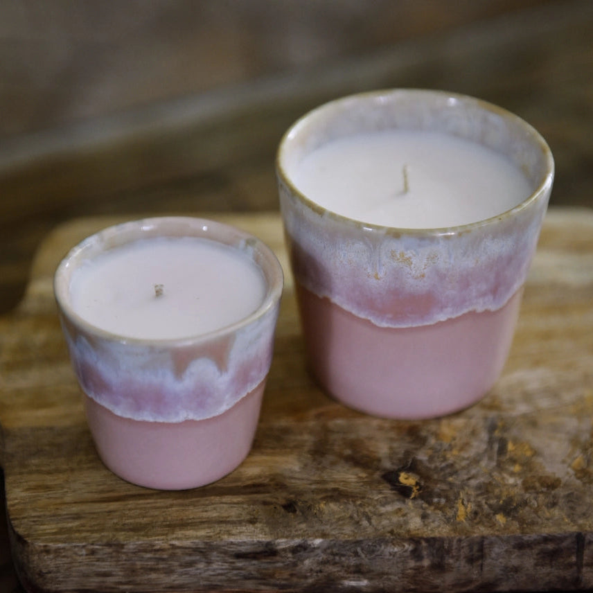 Costa Nova Grespresso Kerzentasse, zweifarbiges Espresso-Tassen-Design mit integrierter Kerze, stilvoll und funktional.