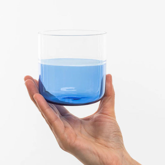 Buntes Rainbow Glas aus hitzebeständigem Borosilikatglas, 410 ml, von Tranquillo, farbenfrohes Trinkglas mit bunter Muster.