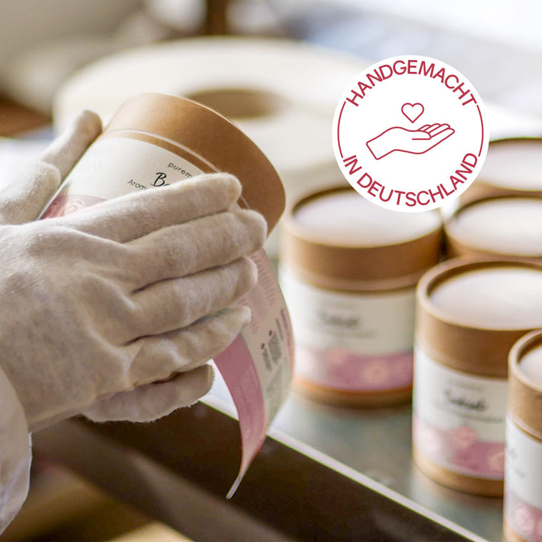 Puremetics 3in1 Dusch-Fluff Kirschblüte & Mandelmilch, Duschgel, Peeling und Pflege, 250 g, cremige Textur, behind the scenes