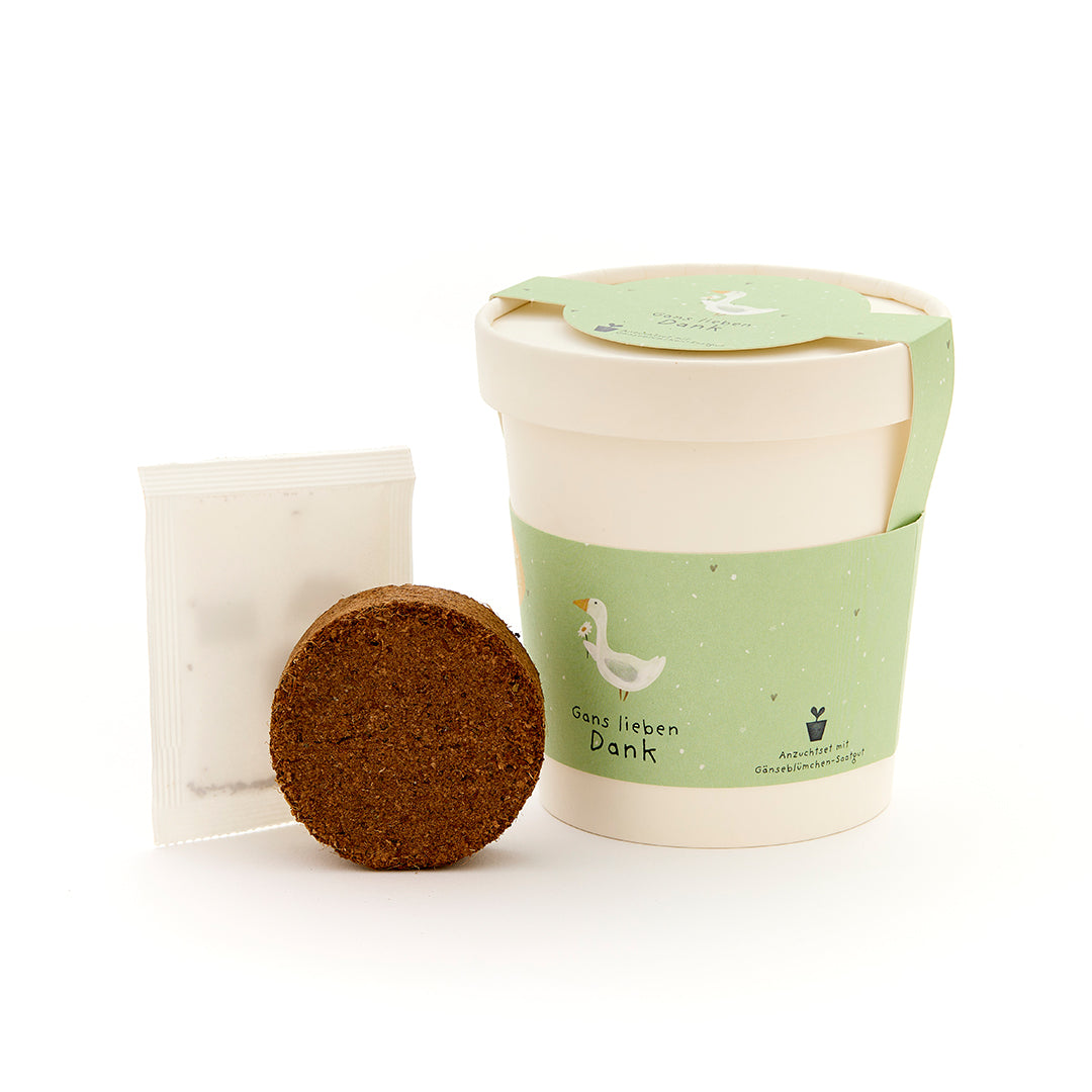 Hochwertiger Becher mit Trockenblumenmuster von Die Stadtgärtner, dekoratives Gans lieben Dank Design, detailreiche Illustration