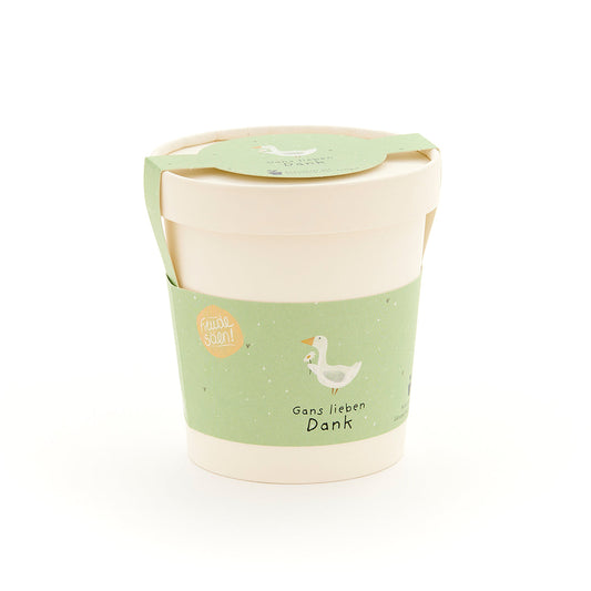 Keramikbecher von Die Stadtgärtner mit Gans lieben Dank Motiv, dekorativ mit Trockenblumen verziert, rechte Ansicht.