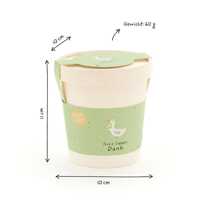 Hochwertiger Becher mit Gans lieben Dank Motiv und Trockenblumen-Design von Die Stadtgärtner, detailreiche Illustration auf weißem Hintergrund