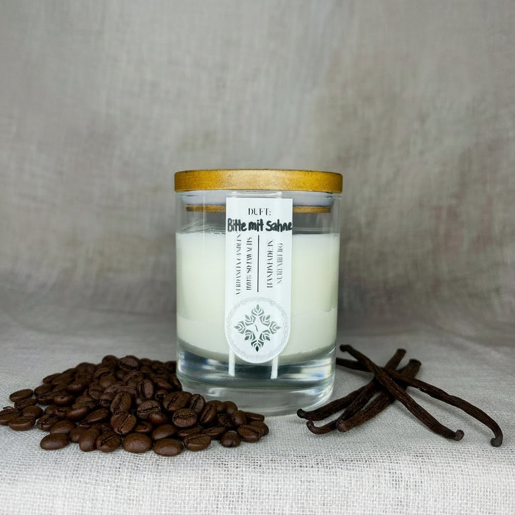 Soja Duftkerze "Bitte mit Sahne" von Verdancia, mit Kaffee- und Vanillearoma in eleganter Glasbehälter.