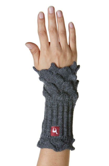 Apu Kuntur - Alpaka Pulswärmer - Bernice - 100% Baby-Alpaka - grau - Verdancia 2