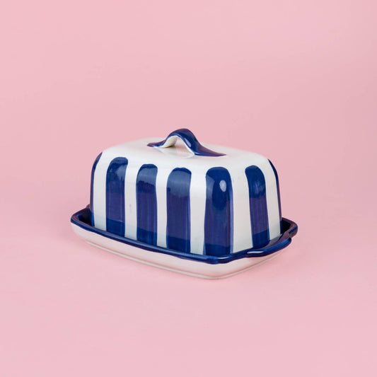 Handgefertigte Keramik-Butterdose Costa Azul von Alfar Tierra Cocida in Blau und Weiß, mit Deckel und stilvollem Design.