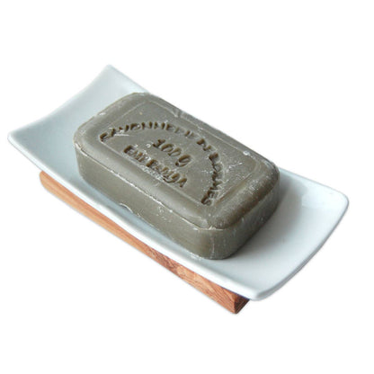 Porte-savon en porcelaine avec base en bois d'olivier