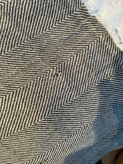 Graue Kaschmirdecke mit Fischgratmuster von yanopurna, 135 x 270 cm, weiche, luxuriöse Decke aus Kaschmirwolle.