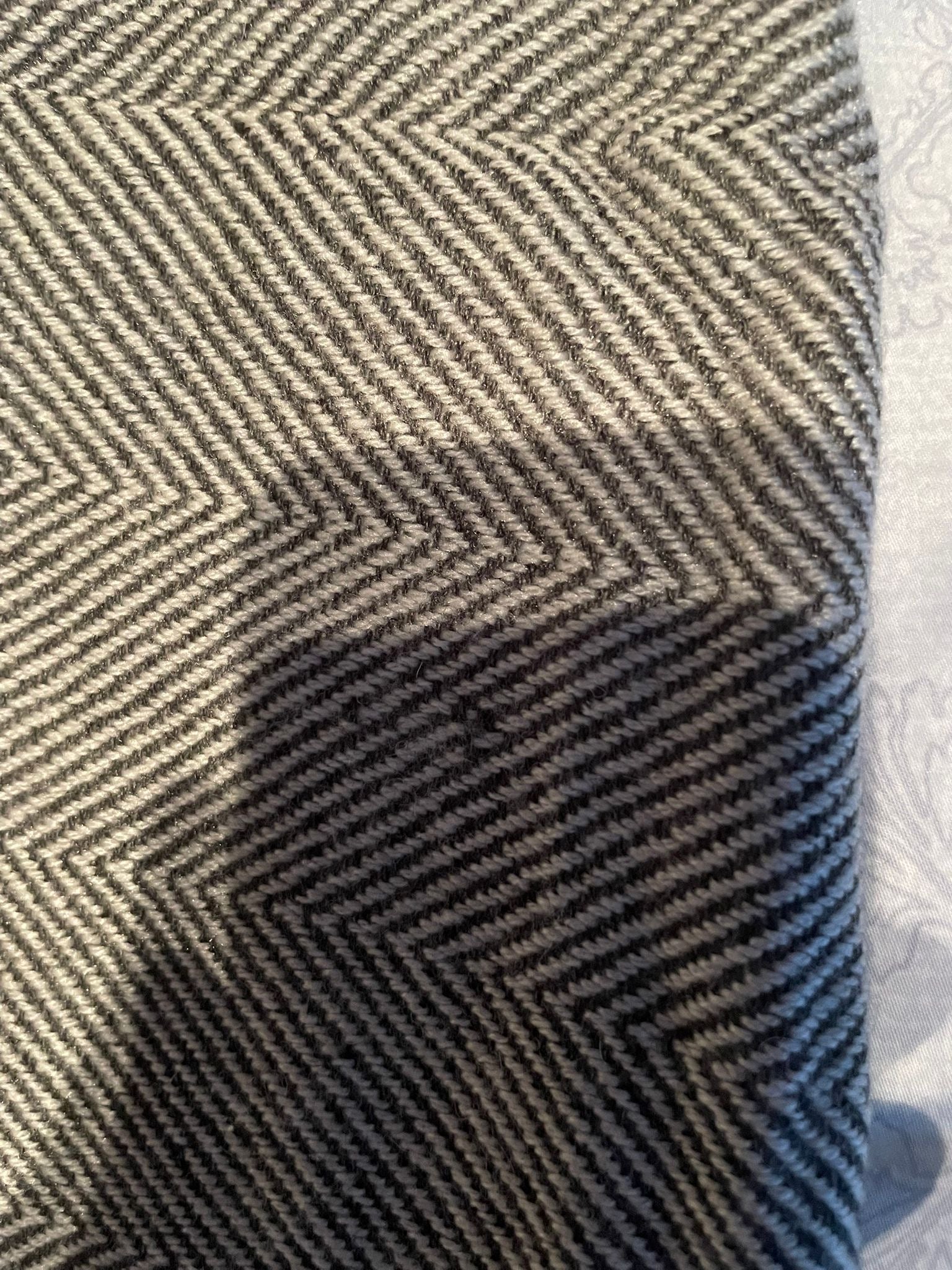 B-WARE Kaschmirdecke mit Fischgratmuster von yanopurna, graue Decke, 135 x 270 cm, weiche und elegante Wohndecke