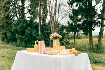 Handgefertigte Keramik-Servierschale Valentina, 1,5 l, rosa und gelb, von Alfar Tierra Cocida, mit buntem, kunstvollem Design.