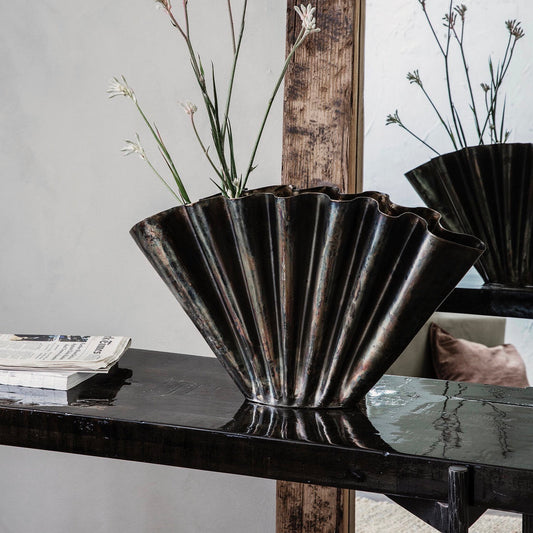 Große antikbraune Metallvase von House Doctor im Industrial Design, HDFlood, 30 cm hoch, stilvoll für Wohnaccessoires