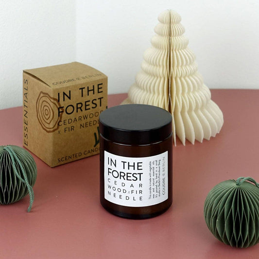 Coudre Berlin - IN THE FOREST – Handgemachte vegane Duftkerze mit Zedernholz & Tannennadel | Verdancia