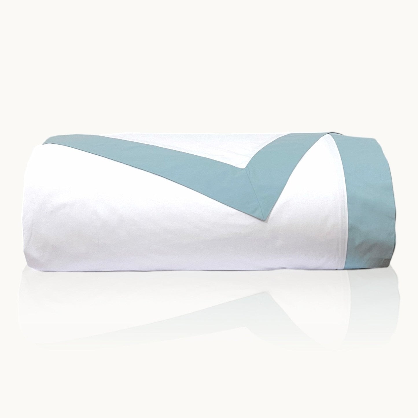 Aura Deckenbezug aus ägyptischer Baumwolle von Finole, kühlend, atmungsaktiv und elegant, mit Perkal-Gewebe für edlen Schlafkomfort