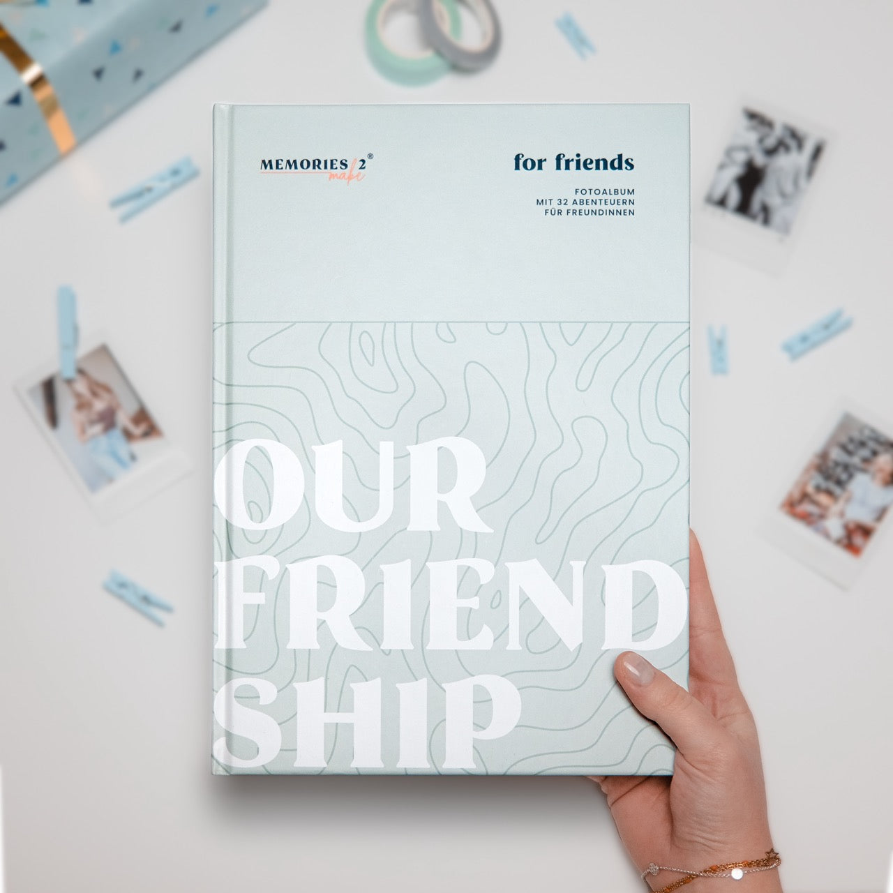 Memory2make Challengebuch für beste Freundinnen mit 32 Abenteuern und Erinnerungen, zeigt das bunte Buch mit inspirierenden Seiten