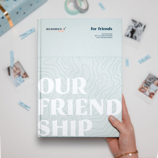 Memory2make Challengebuch für beste Freundinnen mit 32 Abenteuern und Erinnerungen, zeigt das bunte Buch mit inspirierenden Seiten