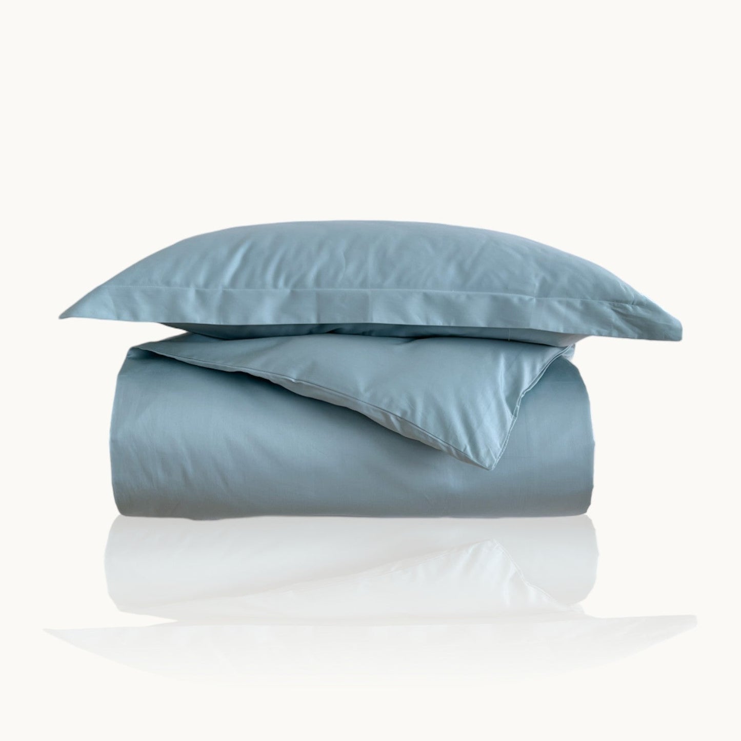 Feine Satin-Bettwäsche von Finole aus 100% ägyptischer Baumwolle, seidig glänzend und luxuriös weich, mit eleganten Nähte.