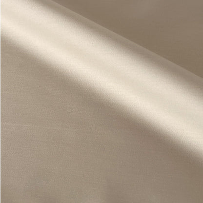 Feine Satin-Bettwäsche von Finole aus 100% ägyptischer Baumwolle, glänzend, luxuriös weich, mit eleganten Bettbezügen.