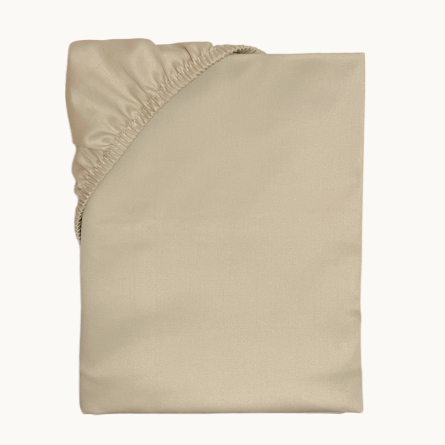 Seidiges Satin Spannbettlaken aus 100% ägyptischer Baumwolle von Finole, glatt, atmungsaktiv und luxuriös.