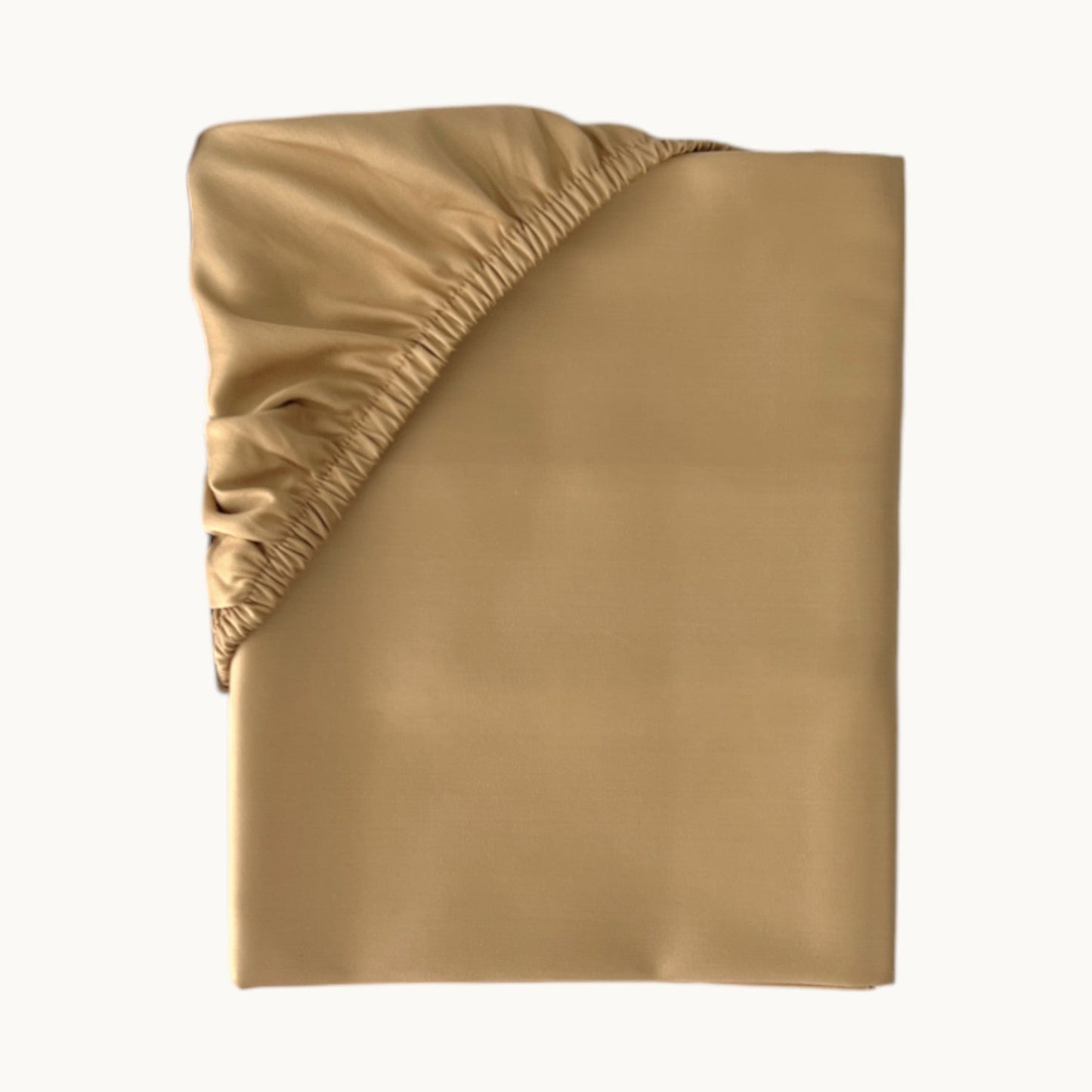 Feines satin Spannbettlaken aus 100% ägyptischer Baumwolle, seidig glatt und atmungsaktiv, von Finole für luxuriösen Schlafkomfort.