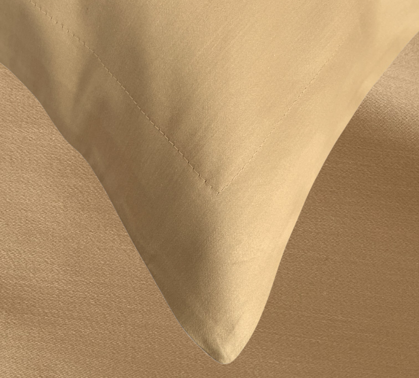 Feiner Finole Satin Kissenbezug aus 100% ägyptischer Baumwolle, seidig glatt, glänzend und haarschonend, mit feiner Textur.
