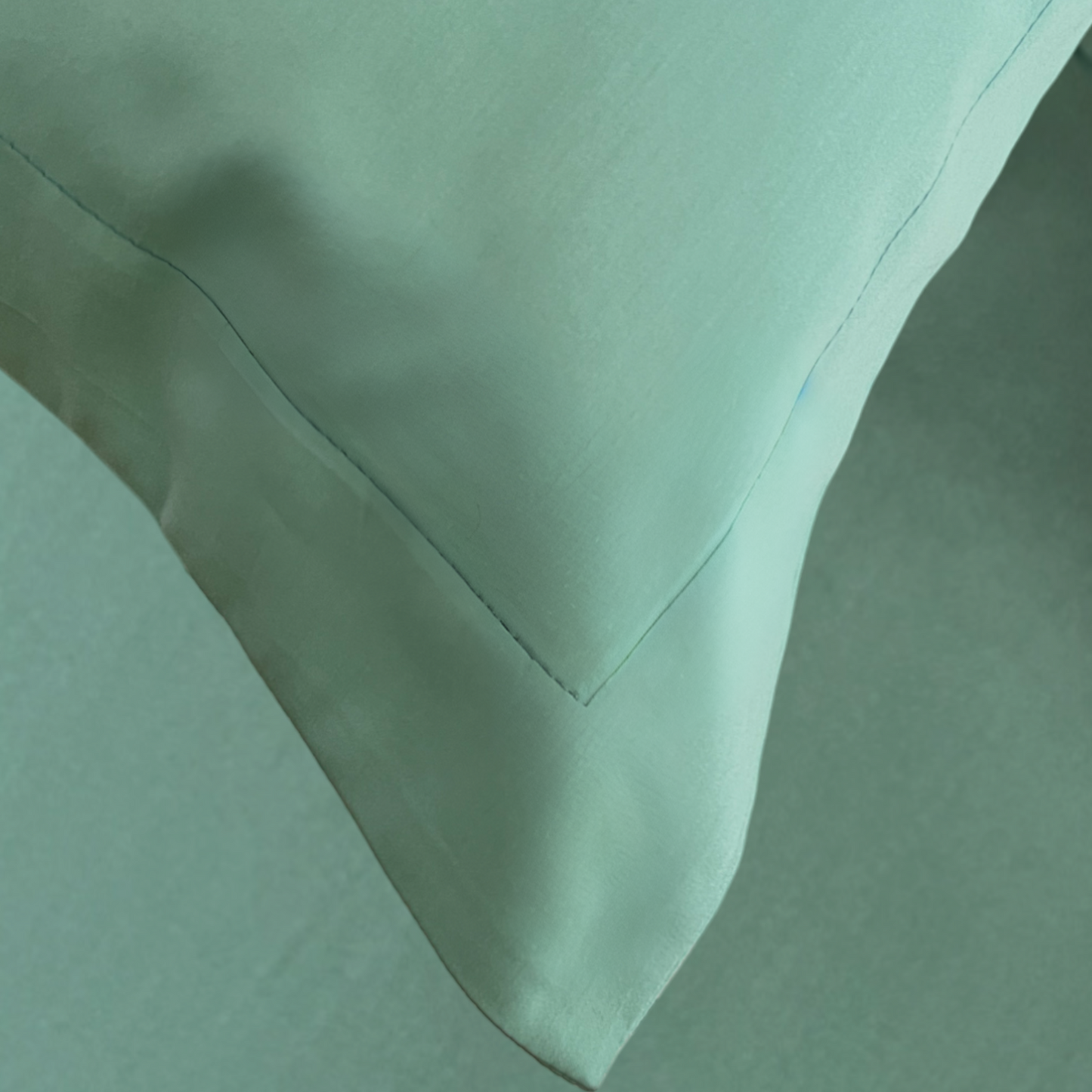 Finole Satin Kissenbezug aus 100% ägyptischer Baumwolle, seidig glatt, glänzend und haarschonend, mit luxuriöser Textur.