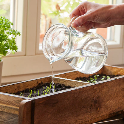 Pflanzenbauset von Die Stadtgärtner, lange Ziegelform mit 2 Fächern, detailreiche Ansicht für urbanes Gartendesign