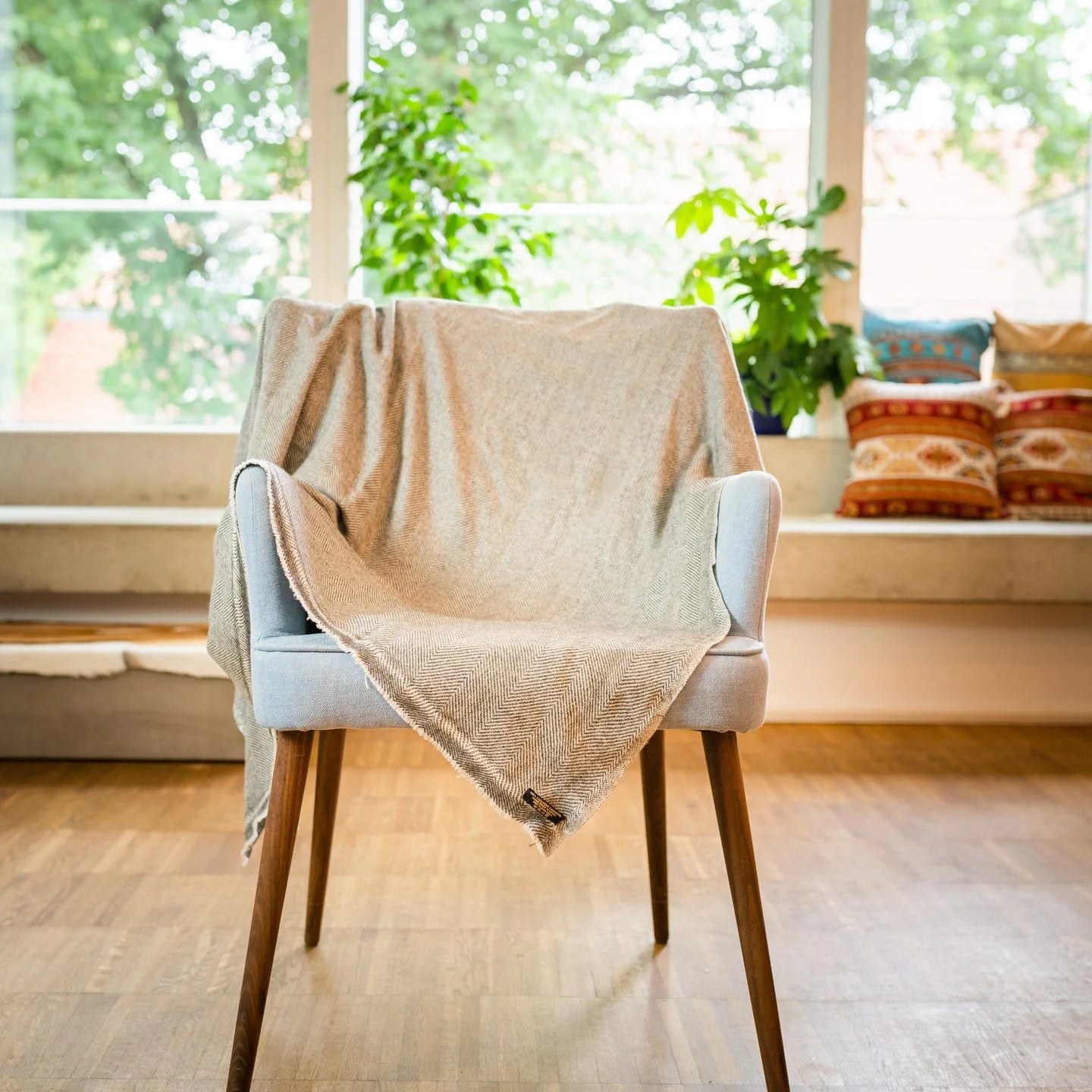 Undyed cashmere blanket with check pattern - grey-brown - 135 x 270cm