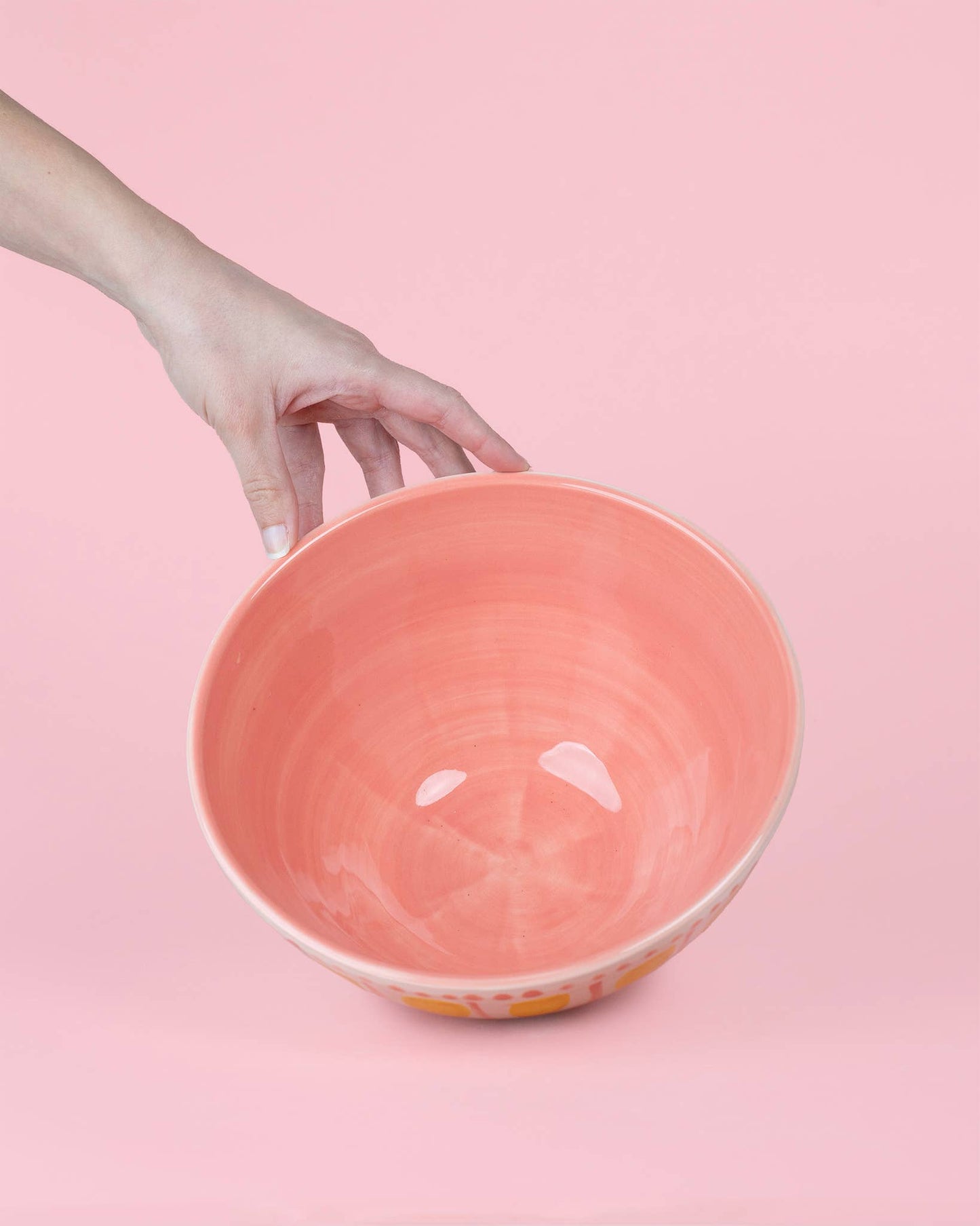 Handgefertigte Keramik-Servierschale Valentina von Alfar Tierra Cocida in Rosa und Gelb, 1,5 Liter, mit buntem Muster