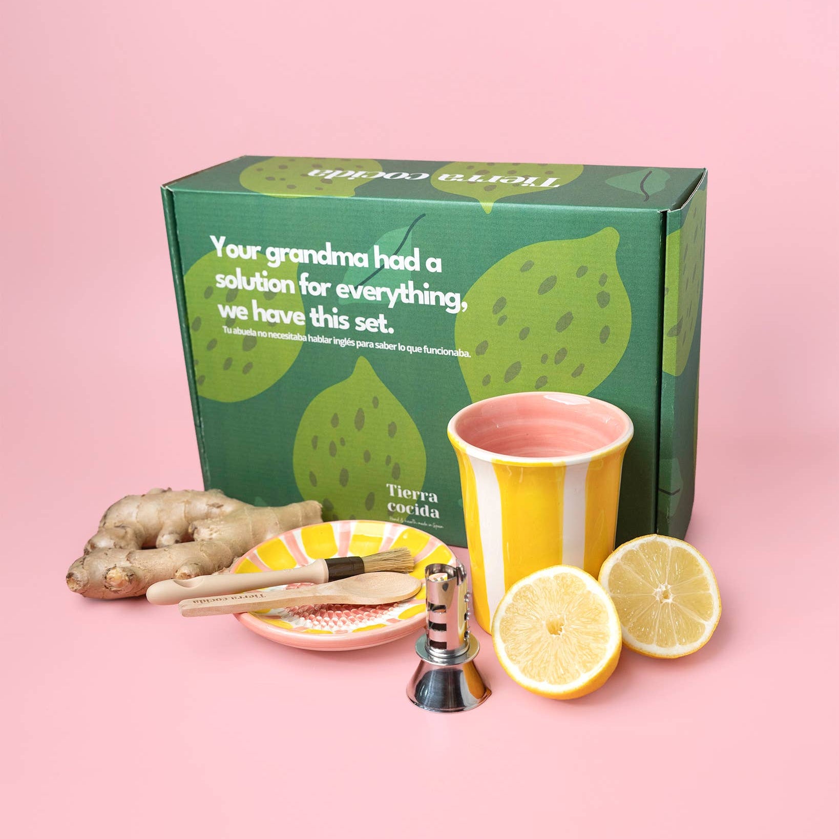 Handgefertigte Zitronenpresse aus Keramik von Alfar Tierra Cocida, perfekt für Ingwer- und Zitronen-Shots, stilvoll und langlebig