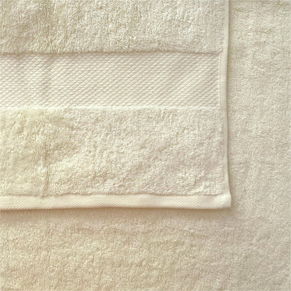 Flauschige, saugfähige Finole Handtücher aus 100% ägyptischer Baumwolle, luxuriös weich und mit 700 GSM.