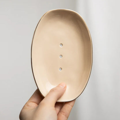 Seifenschale CLASSIC beige mit Goldrand aus Steinzeug, nachhaltige Tranquillo Seifenablage für Badezimmer, nahaufnahme