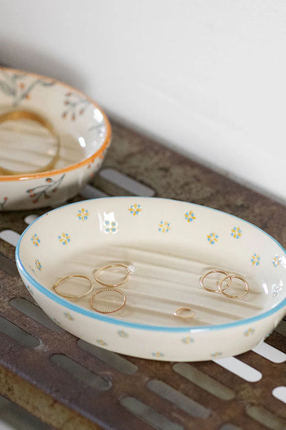 Retro Seifenschale aus Steinzeug von Tranquillo, handgestempelt mit vintage Design, für die elegante Seifenablage im Badezimmer.