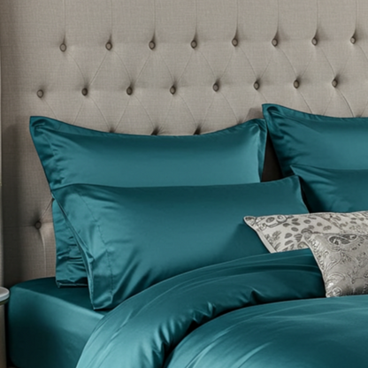 Feines Satin Spannbettlaken von Finole aus 100% ägyptischer Baumwolle, seidig glatt, atmungsaktiv und luxuriös.
